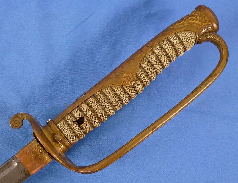 Meiji Period Japanese Kyu Gunto Sword with Family Mons Crest — image 7