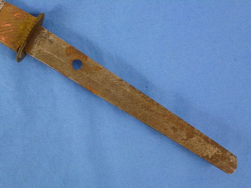 Meiji Period Japanese Kyu Gunto Sword with Family Mons Crest — image 9