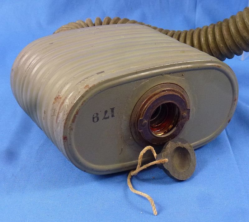 Rare WWII Japanese Navy Gas Mask in Carrying Bag — image 5