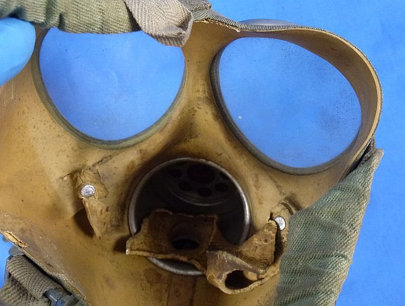 Rare WWII Japanese Navy Gas Mask in Carrying Bag — image 8