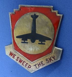 WWII Sterling 517th Air Defense Artillery DI/Crest