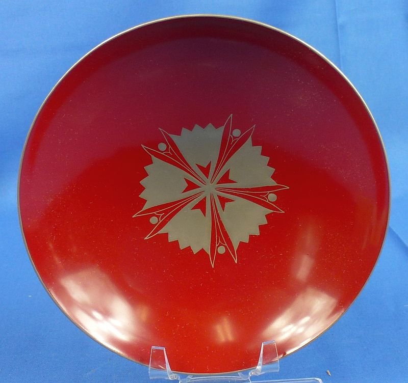 Large Boxed Japanese Lacquer Sake Cup – Onshi Saiseikai, Imperial Gift Foundation — image 2