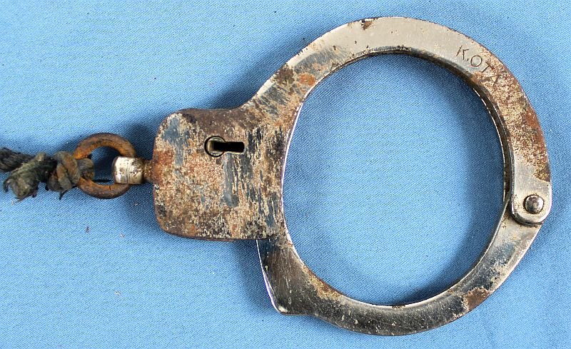 Cased WWII Japanese Police Handcuff — image 3