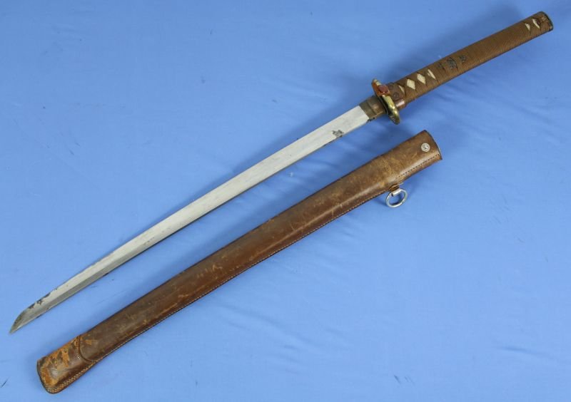 WWII Japanese Army Officer Shin Gunto Sword in Leather Combat Scabbard Cover — image 2