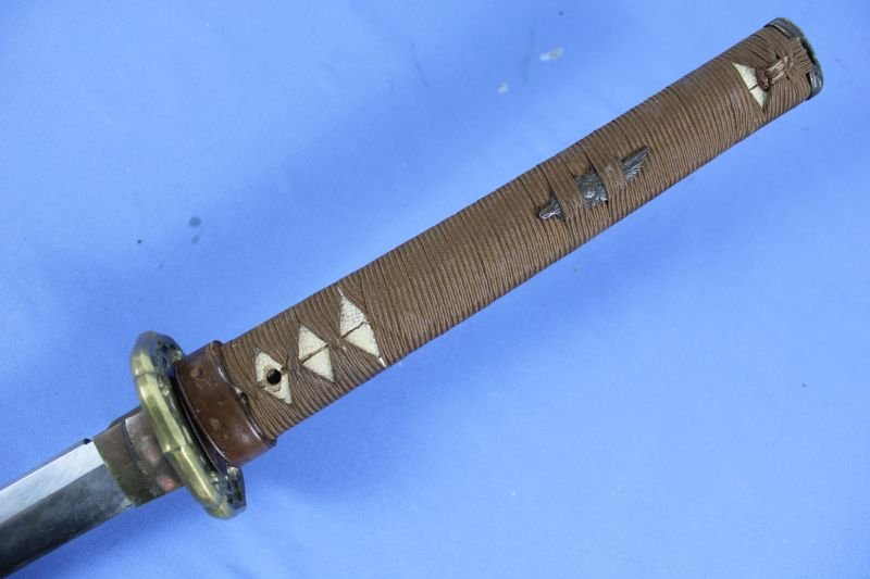 WWII Japanese Army Officer Shin Gunto Sword in Leather Combat Scabbard Cover — image 7