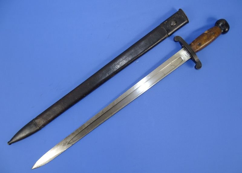Pre-WWI Japanese Artillery Short Sword with Scabbard — image 2