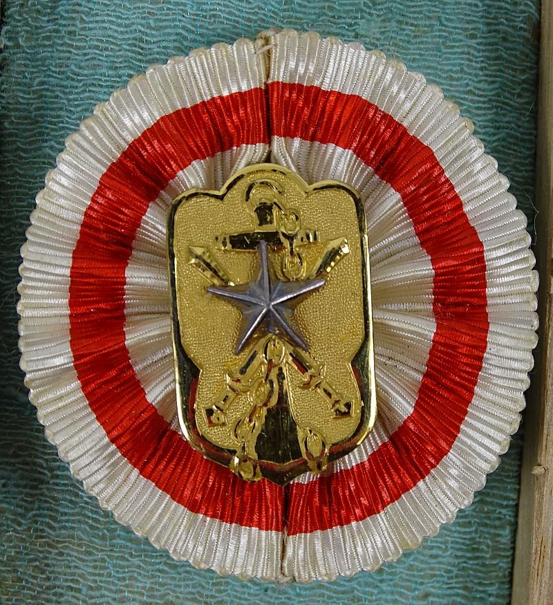 Boxed Time Expired Soldiers League Special or Honorary Member Badge — image 2