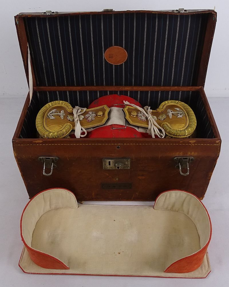 Named and Cased Imperial Japanese Navy Captain's Full Dress Fore and Aft Hat and Epaulettes Set — image 2