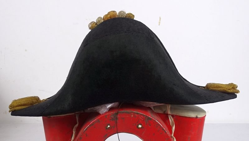 Named and Cased Imperial Japanese Navy Captain's Full Dress Fore and Aft Hat and Epaulettes Set — image 9