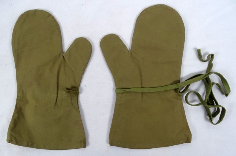 1944 Dated Near Mint Army Mosquito Protection Mittens — image 2