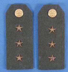 Pair of Japanese Army Superior Private Shoulder Boards