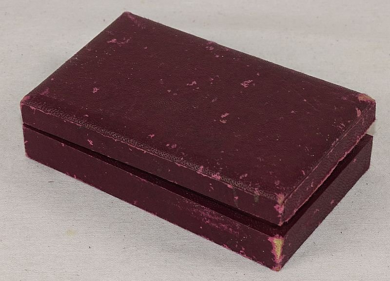 Boxed Ladies Japanese Red Cross Honor Medal — image 4