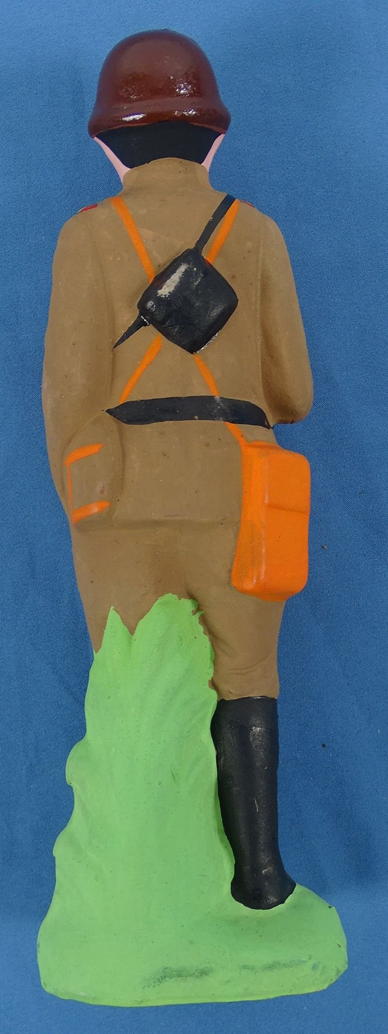 Boxed Ceramic Statue of a Japanese Army Officer — image 3
