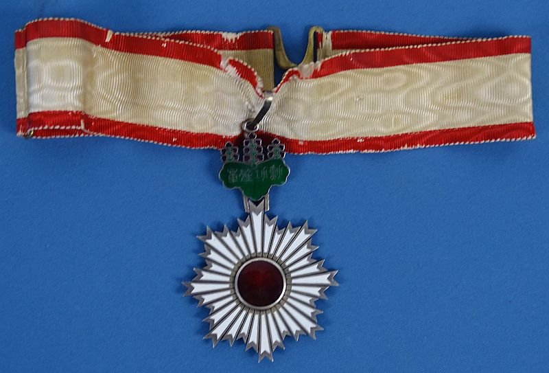 Cased Japanese Order of the Rising Sun 3rd Class — image 2