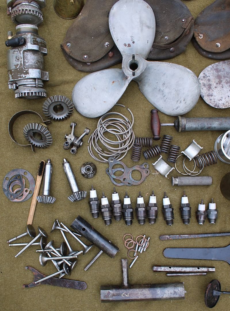 1942 Dated Japanese Military Outboard Motor With Spares — image 4