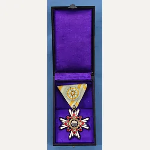 Japanese Cased Order of the Sacred Treasure 4th Class