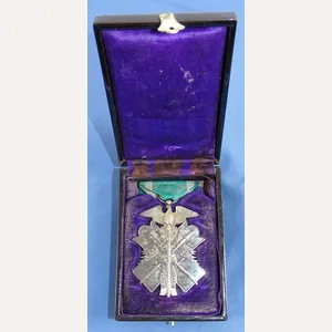 Cased Japanese Order of the Golden Kite 7th Class