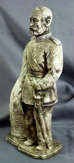 Large Porcelain Statue of General Nogi Maresuke — image 2