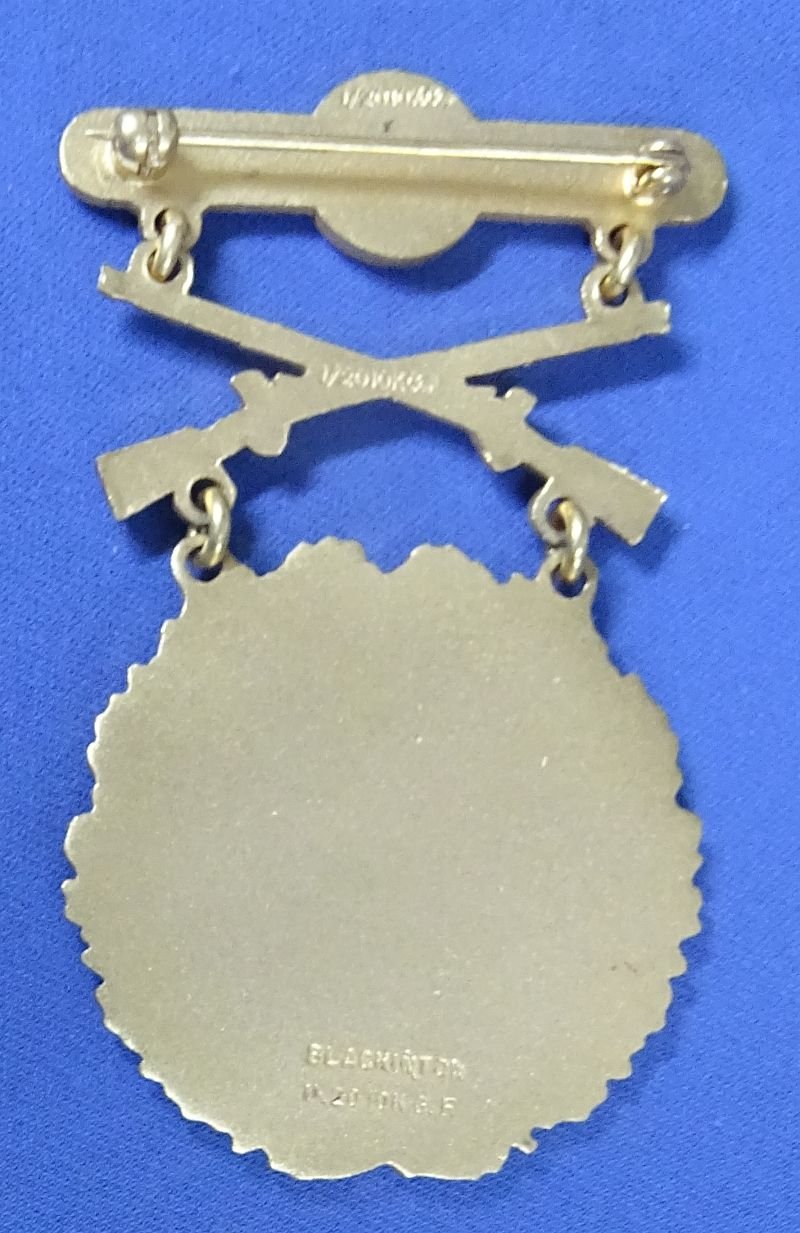 1958 Prototype U.S 4th Army Excellence in Competition EIC Gold Rifle Badge — image 2