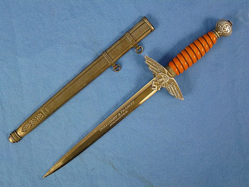 Miniature 2nd Model Luftwaffe Officer Dagger with Distributor Marked Blade — image 2