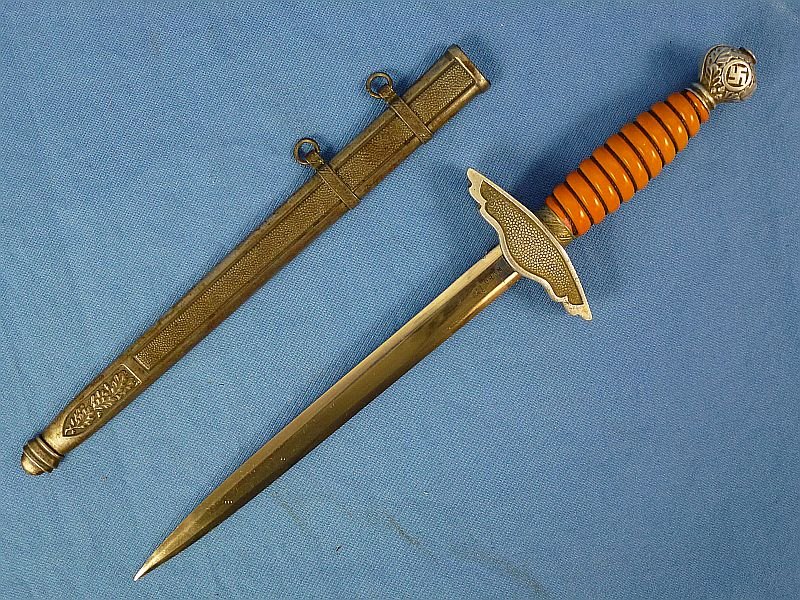 Miniature 2nd Model Luftwaffe Officer Dagger with Distributor Marked Blade — image 3