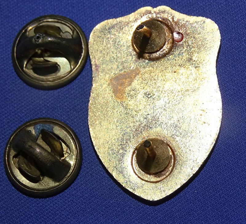 Japanese Made 37th Signal Bn Crest/DI — image 2