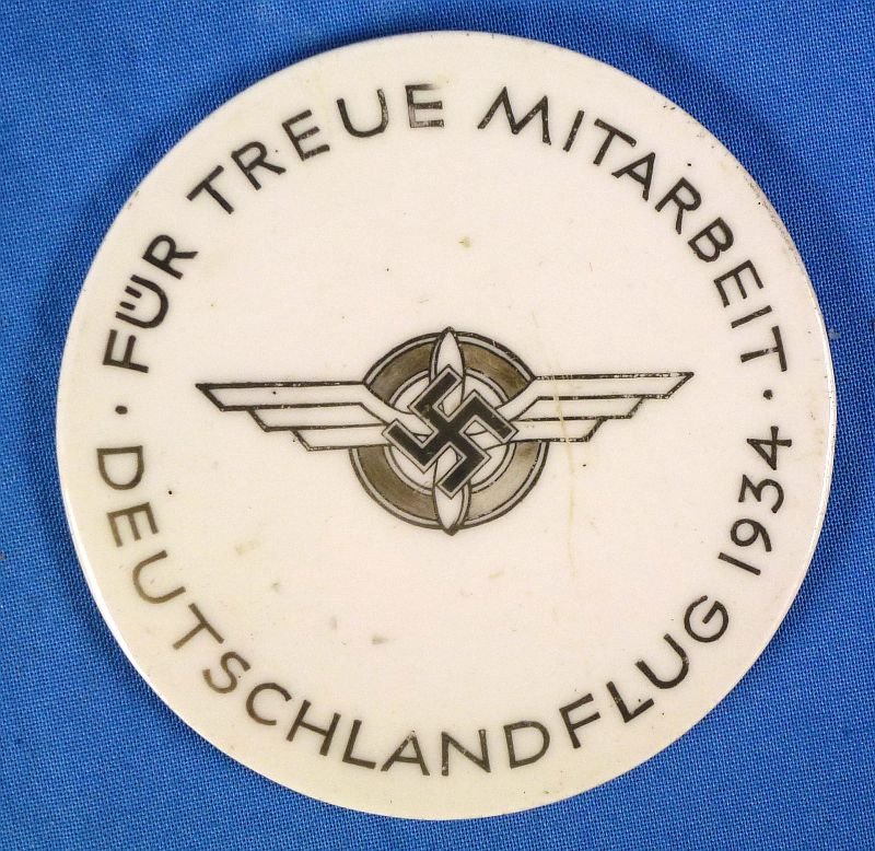 1934 Boxed Deutscher Luftsportverband Porcelain Faithful Service Medallion by the KPM Royal Porcelain Factory — image 2