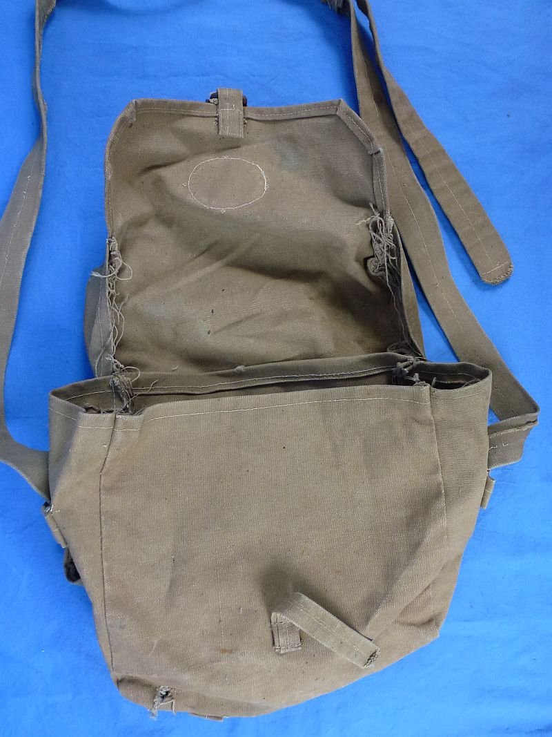 Rare WWII Japanese Army Paratrooper Medical Bag — image 3