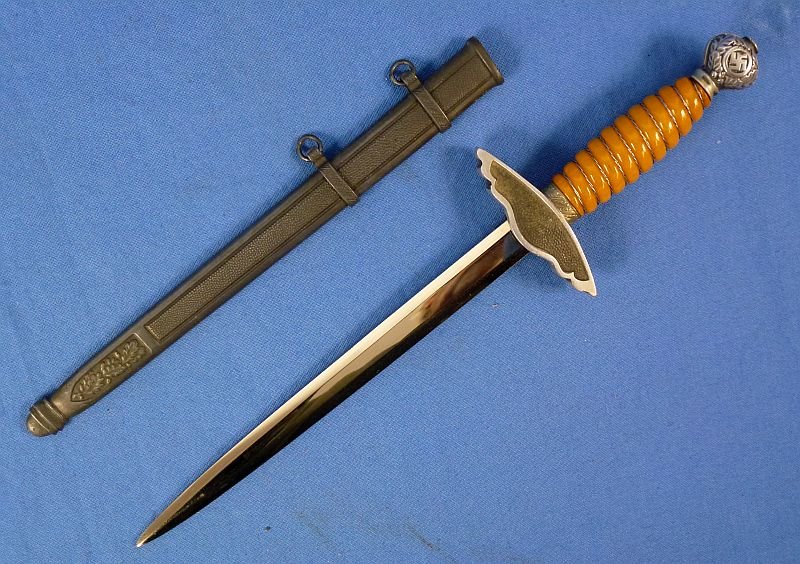 Miniature 2nd Model Luftwaffe Officer Dagger by SMF (Stöcker & Co.) — image 3