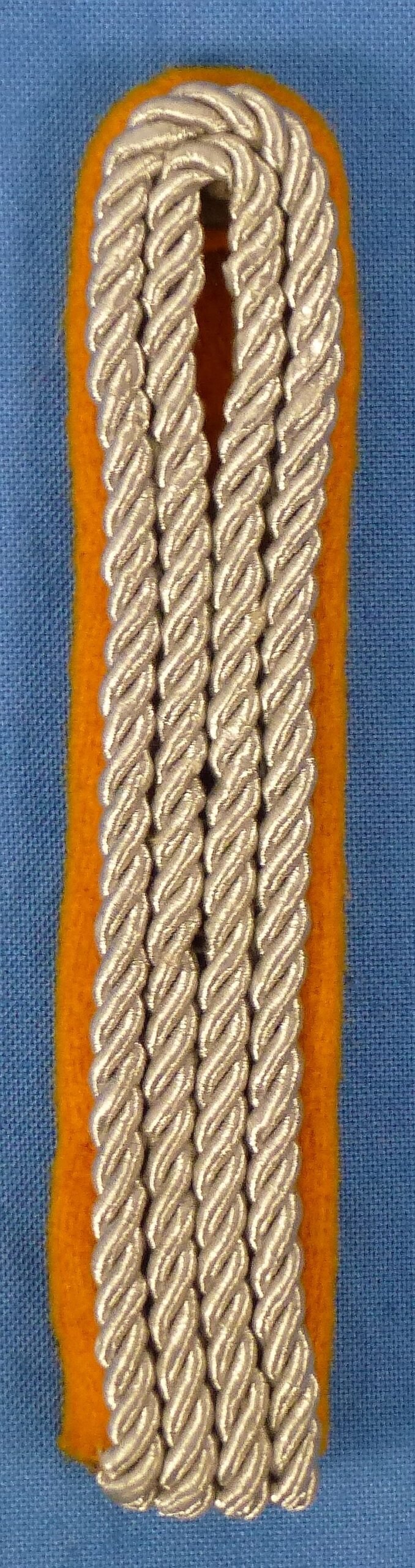 DLV Deutscher Luftsportverbande Single Kettenfuhrer to Kapitan Rank Shoulder Board