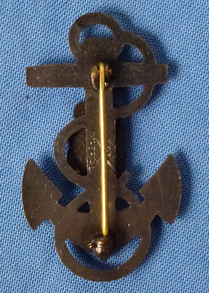 U.S. Navy Shore Duty Medical Officer Collar Insignia — image 2
