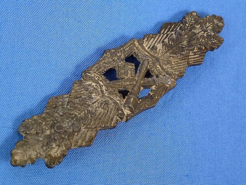 German Army / Waffen SS Bronze Close Combat Clasp by A.G.M. u. K. — image 2