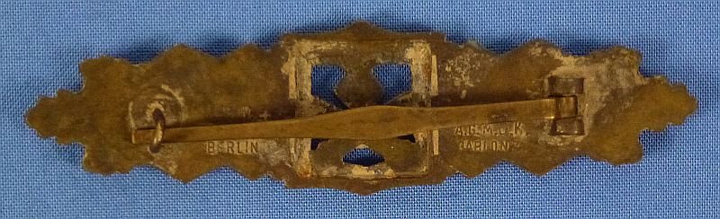 German Army / Waffen SS Bronze Close Combat Clasp by A.G.M. u. K. — image 3