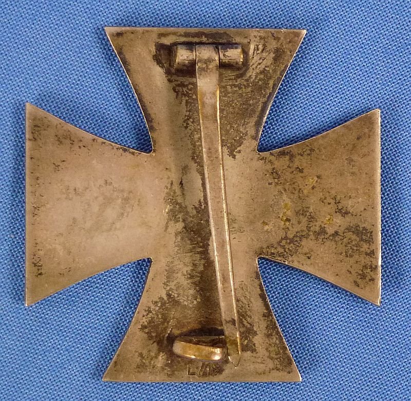 Untouched and Uncleaned 1939 Iron Cross First Class Marked 'L/19' (Ferkinand Hoffstatter) — image 2