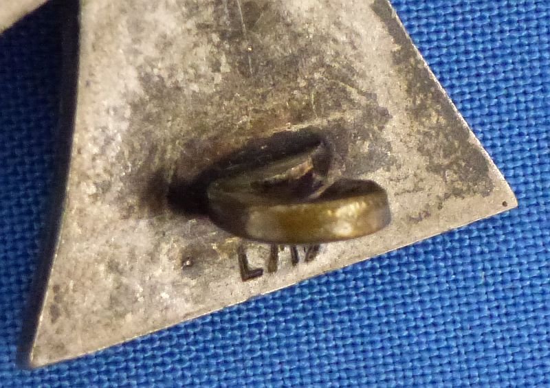 Untouched and Uncleaned 1939 Iron Cross First Class Marked 'L/19' (Ferkinand Hoffstatter) — image 4