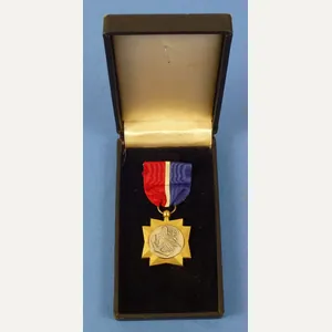 Cased WWII U.S. Merchant Marine Mariner's Medal
