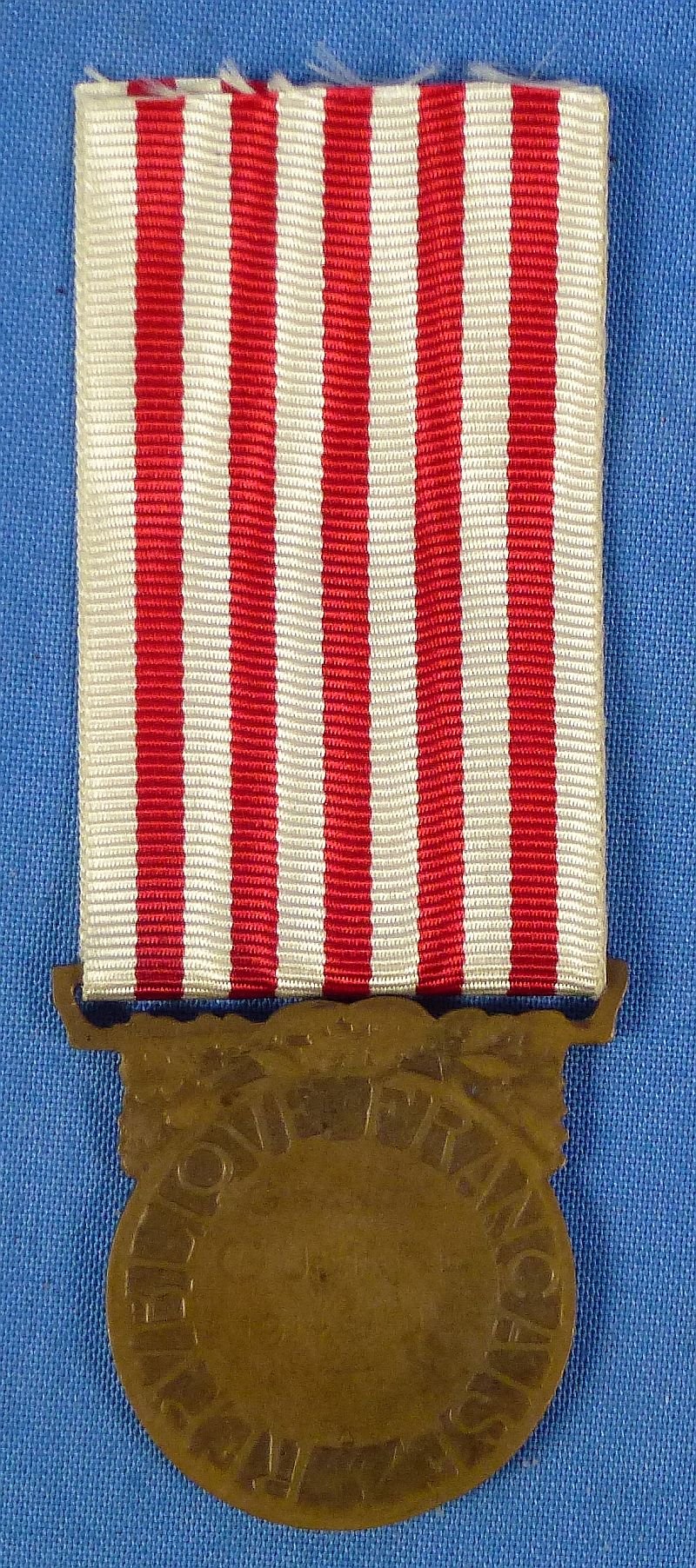 French WWI 1914–1918 Commemorative War Medal — image 2