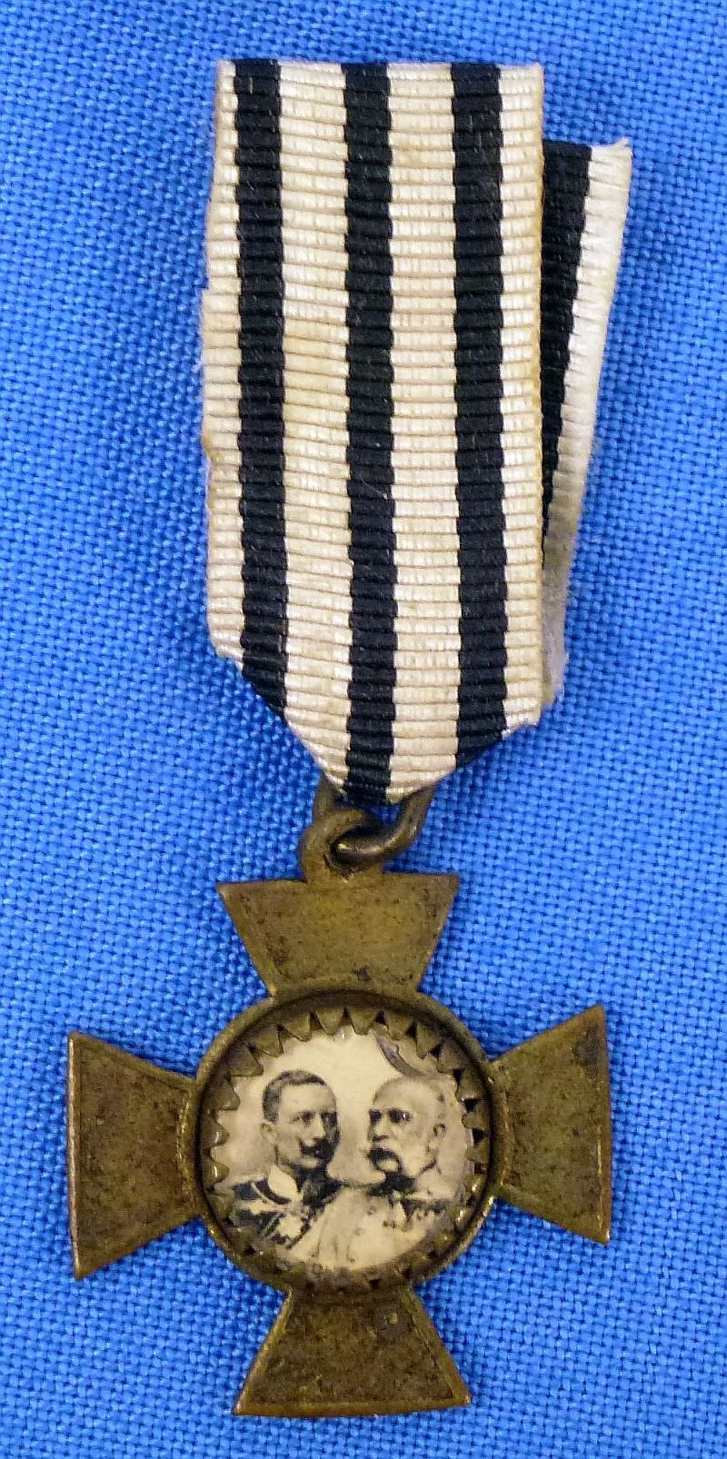 Miniature Patriotic WWI Kaiser Wilhelm and Emperor Franz Josef Image Medal