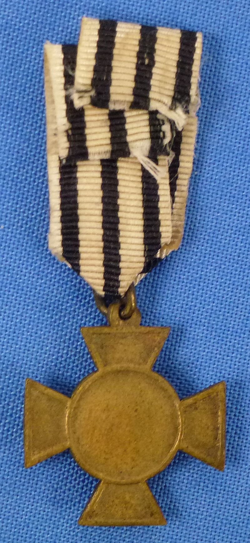 Miniature Patriotic WWI Kaiser Wilhelm and Emperor Franz Josef Image Medal — image 2