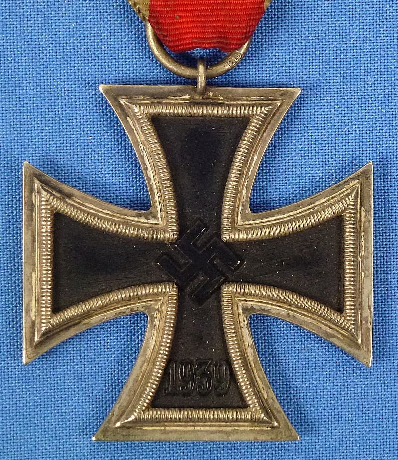 1939 Iron Cross Second Class Marked '113' (Hermann Aurich) — image 2