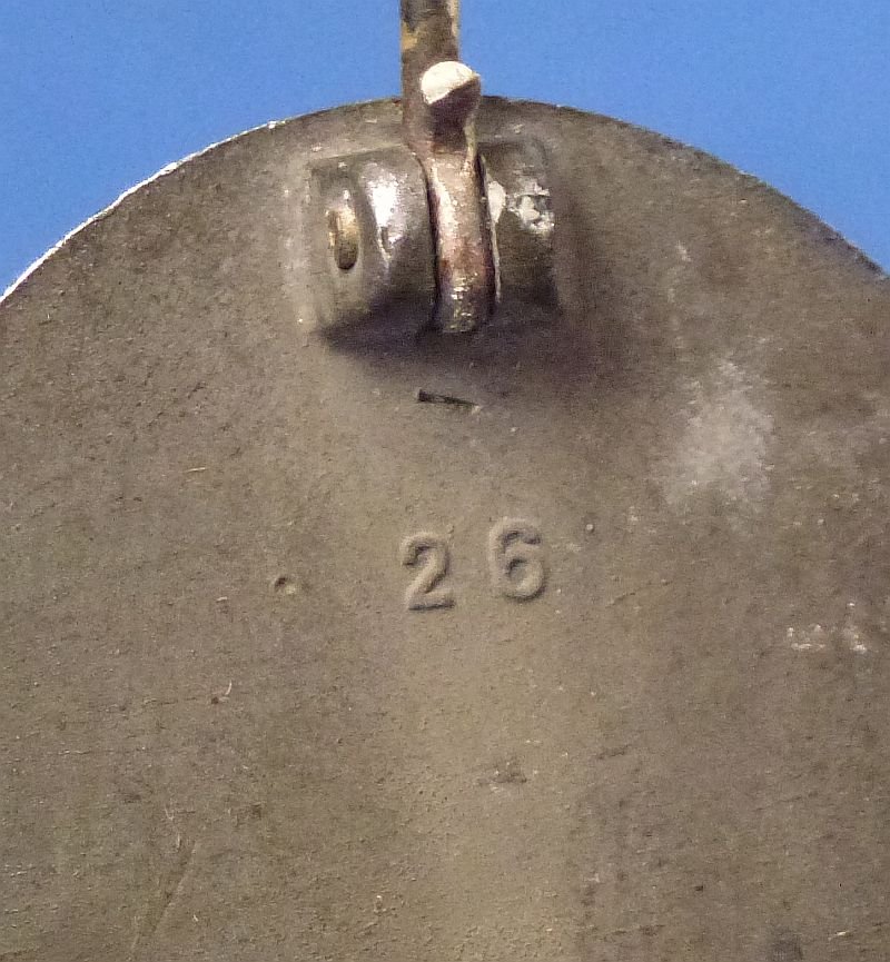 1939 Silver Wound Badge Marked '26' (B. H. Mayer's Kunst-Prageanstalt) — image 3