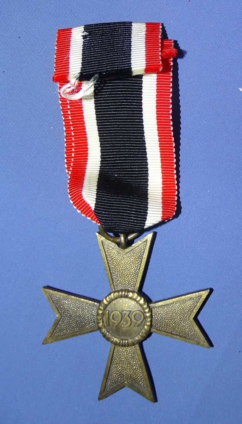 1939 War Merit Cross with No Swords — image 2