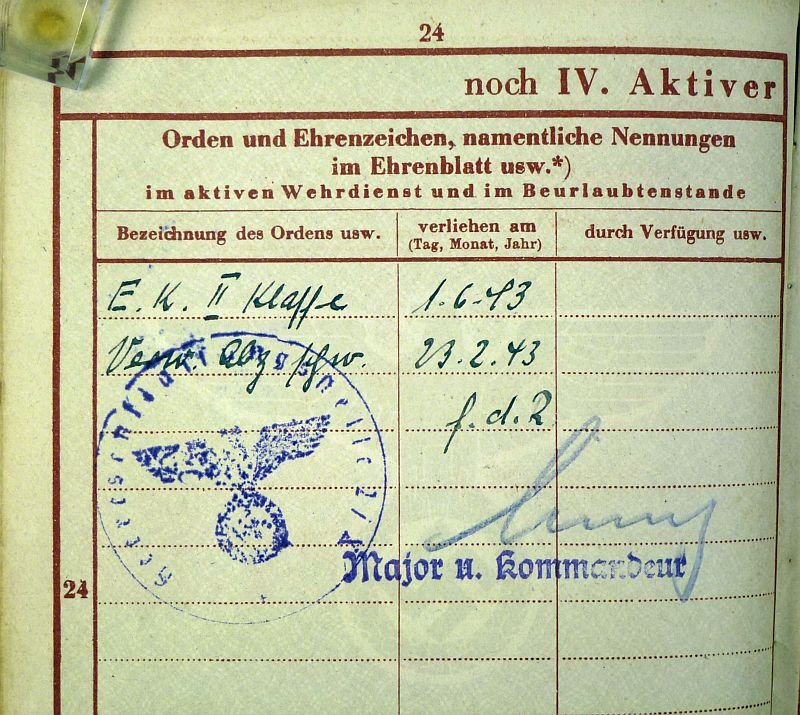 Army Panzer Grenadier Wehrpass — image 7