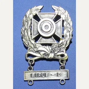 Pre WWII Army Expert Rifle Qualification Badge With Rifle D …