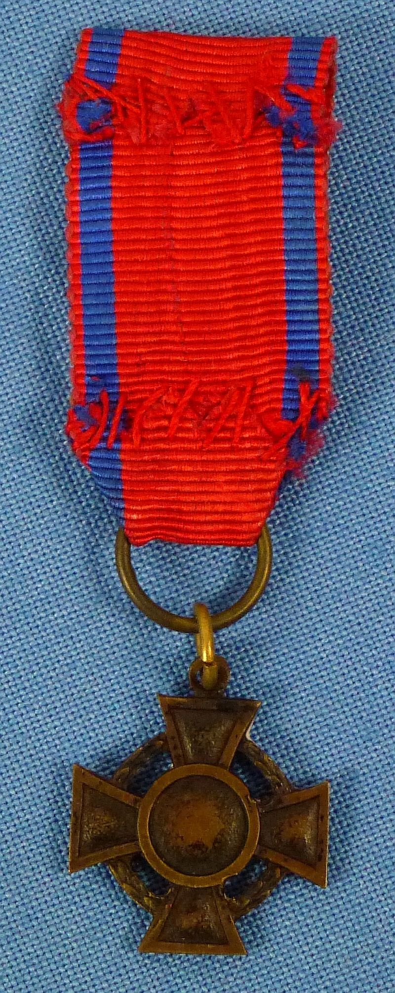 Miniature WWI Oldenburg Friedrich-August Cross 2nd Class — image 2