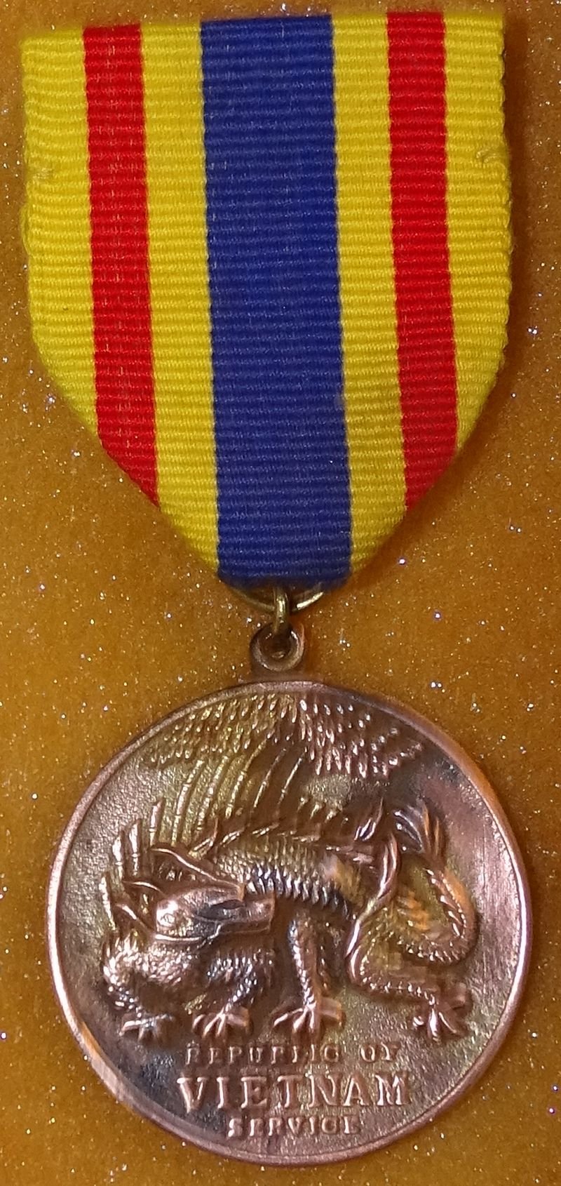 Republic Of The Philippines Vietnam Service Medal – El Oro In Original Box — image 3