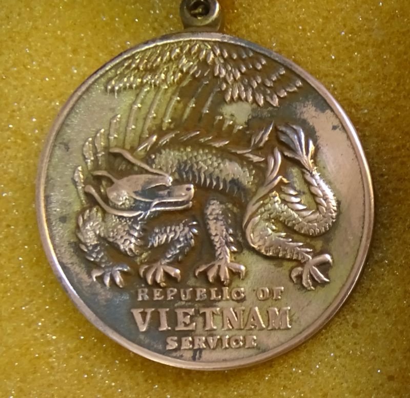Republic Of The Philippines Vietnam Service Medal – El Oro In Original Box — image 5
