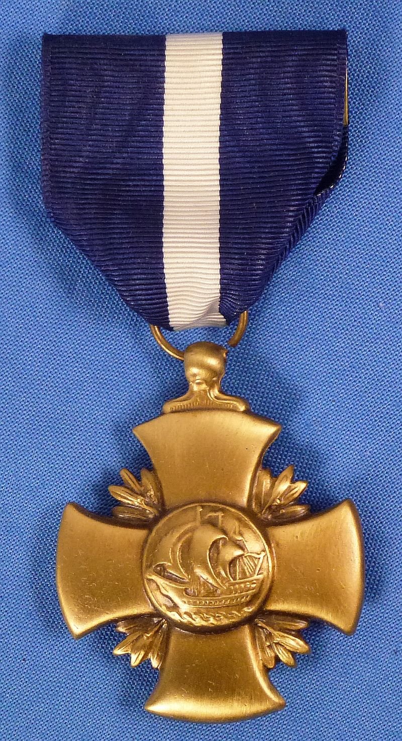 War on Terror Era Cased Navy Cross — image 2