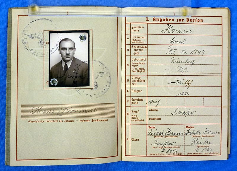 WWII German Army Wehrpass — image 3