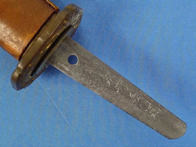 Signed WWII Japanese Pilot or Armored Officer Wakizashi Short Sword in Shin Gunto Mounts and Leather Combat Cover — image 13